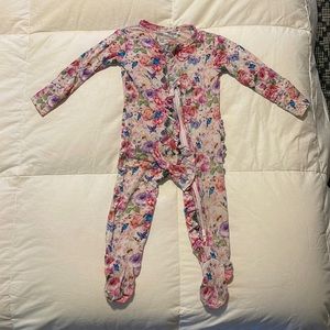 Great condition - Posh Peanut ruffle butt footie